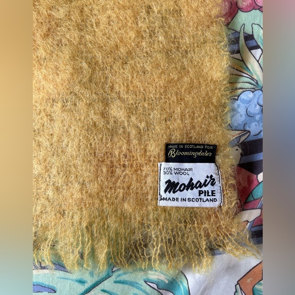 Wrap Shawl Bloomingdales Scotland Mohair Wool 74 inch - Picture 3 of 4